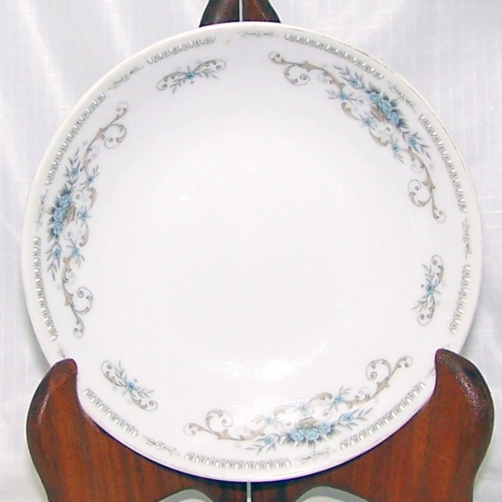 VTG- "Diane" Fine China Fruit, dessert, or berry bowl/saucer.